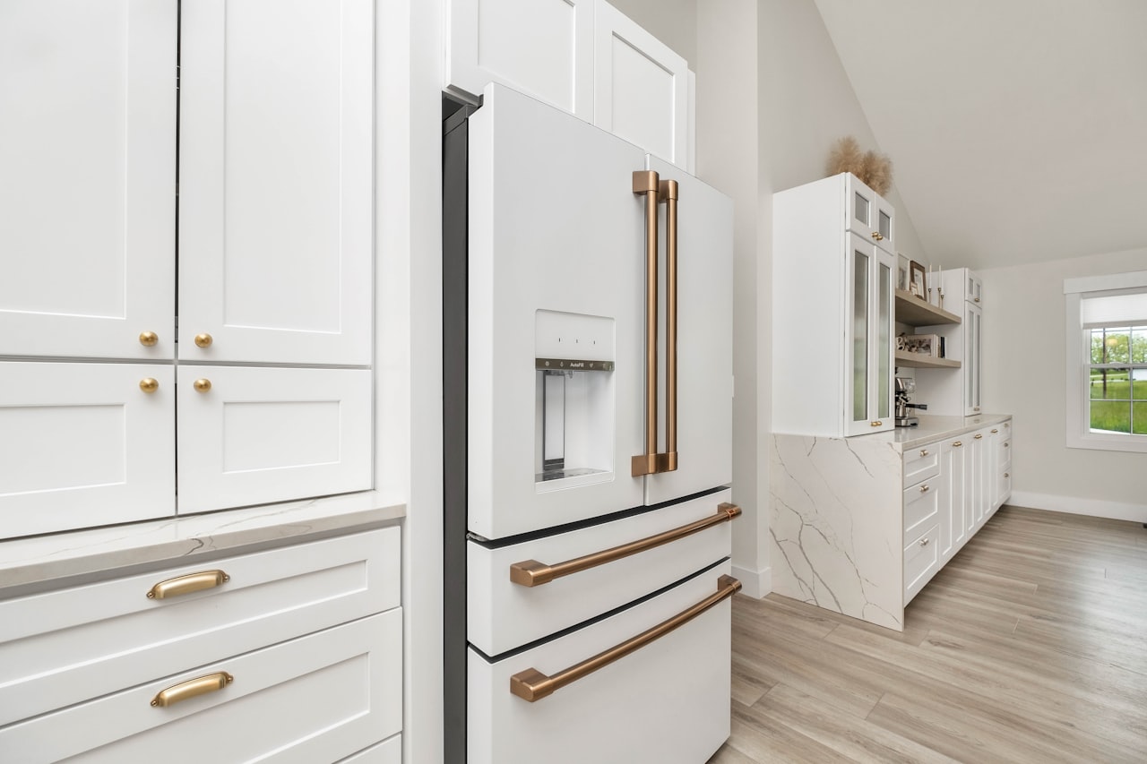 3-bedroom Apartment on Satpayev